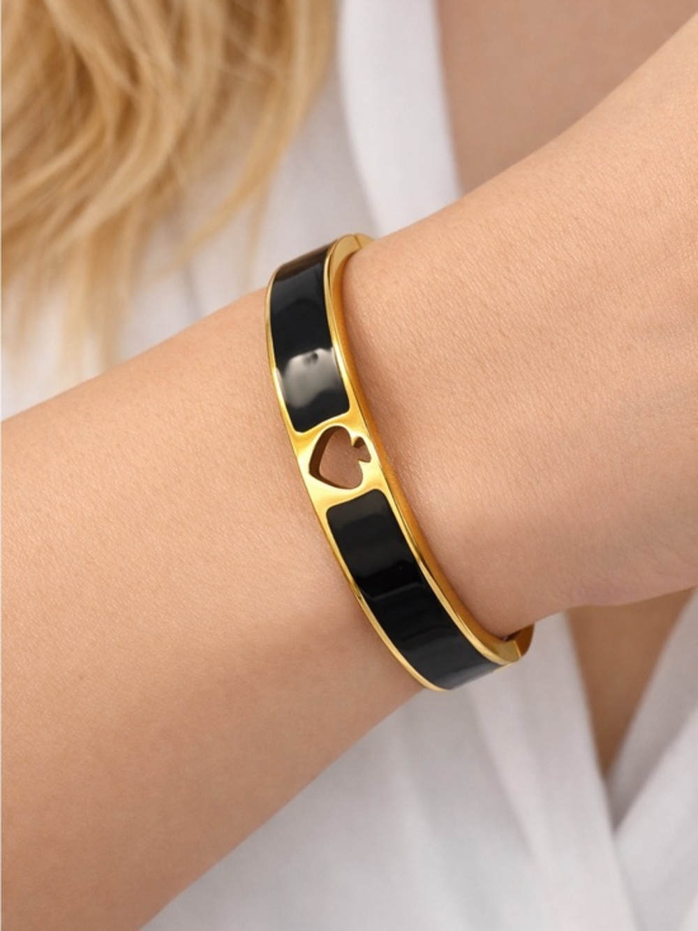 Kate Spade New York Black Enamel Gold- Tone Hinged Bangle Bracelet -Spade Cutout